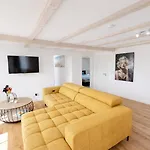 Huus Ant Diek, Luxus In Deichnaehe, Erdgeschosswohnung Mit Pool *