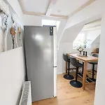 Huus Ant Diek, Luxus In Deichnaehe, Erdgeschosswohnung Mit Pool Nyaraló