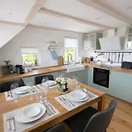 Huus Ant Diek, Luxus In Deichnaehe, Erdgeschosswohnung Mit Pool * Norden