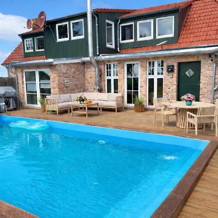 Huus Ant Diek, Luxus In Deichnähe, Erdgeschosswohnung Mit Pool *