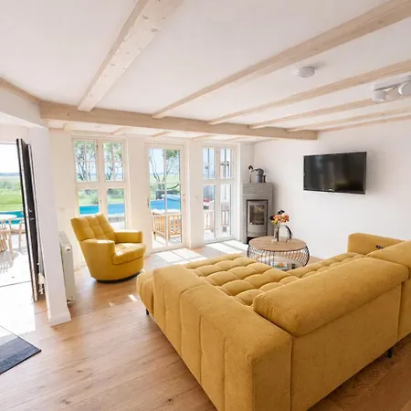 Huus Ant Diek, Luxus In Deichnähe, Erdgeschosswohnung Mit Pool *