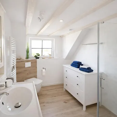 Huus Ant Diek, Luxus In Deichnähe, Erdgeschosswohnung Mit Pool Norden