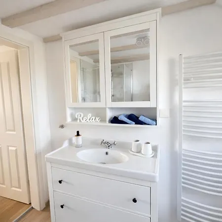 Huus Ant Diek, Luxus In Deichnähe, Erdgeschosswohnung Mit Pool * Norden