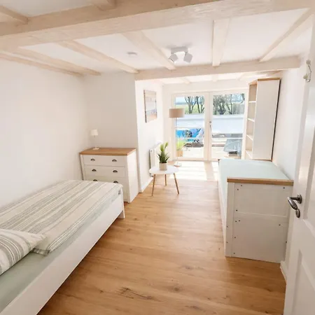 Huus Ant Diek, Luxus In Deichnähe, Erdgeschosswohnung Mit Pool