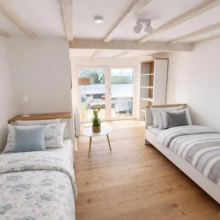 Huus Ant Diek, Luxus In Deichnähe, Erdgeschosswohnung Mit Pool * Norden