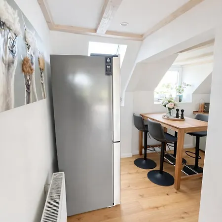 Huus Ant Diek, Luxus In Deichnähe, Erdgeschosswohnung Mit Pool Ferienhaus