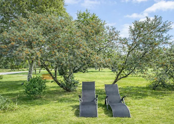 Huus Ant Diek, Luxus In Deichnaehe, Erdgeschosswohnung Mit Pool